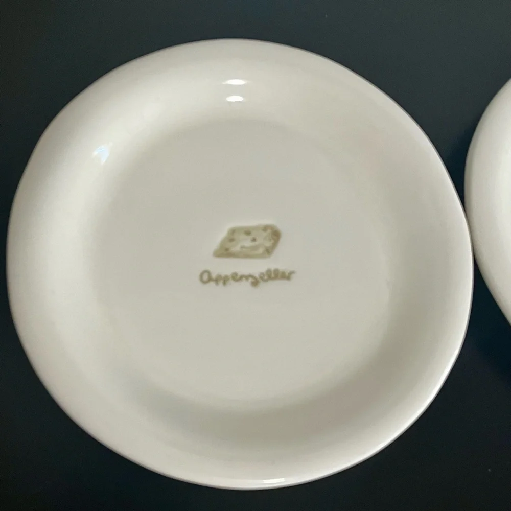 2 Williams Sonoma Beige Appetizer Plates